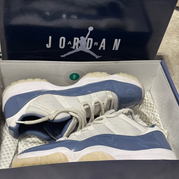 Air Jordan 11 Retro Low (Light Blue) - Picture 3 of 3
